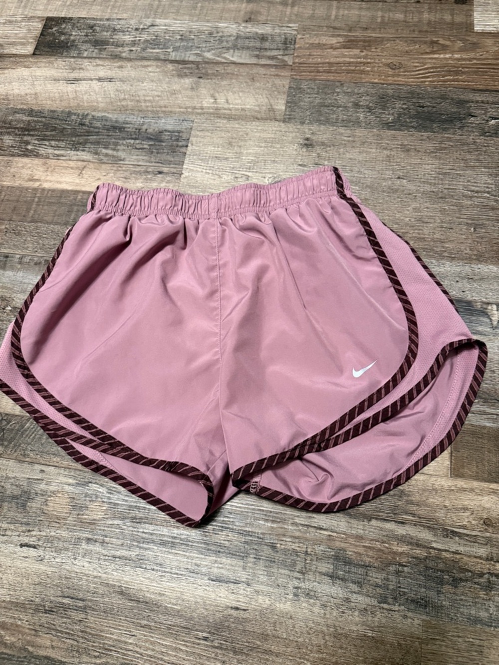 Nike Dri-Fit Mauve and Pink Stripe Women's Active Shorts size M